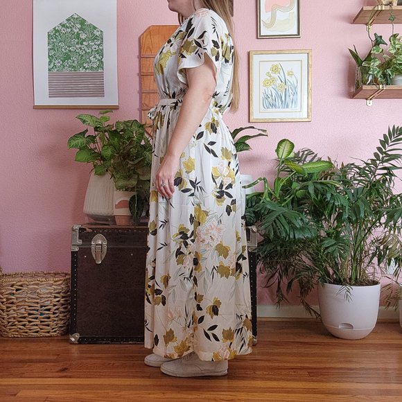 Easel Boutique Silky Satin Floral Peony Maxi Length House Robe Size M NWOT - Picture 4 of 16